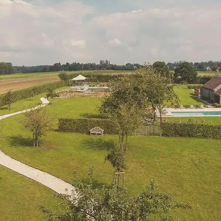 펜션 Luxury Holiday With A Pool And Sauna